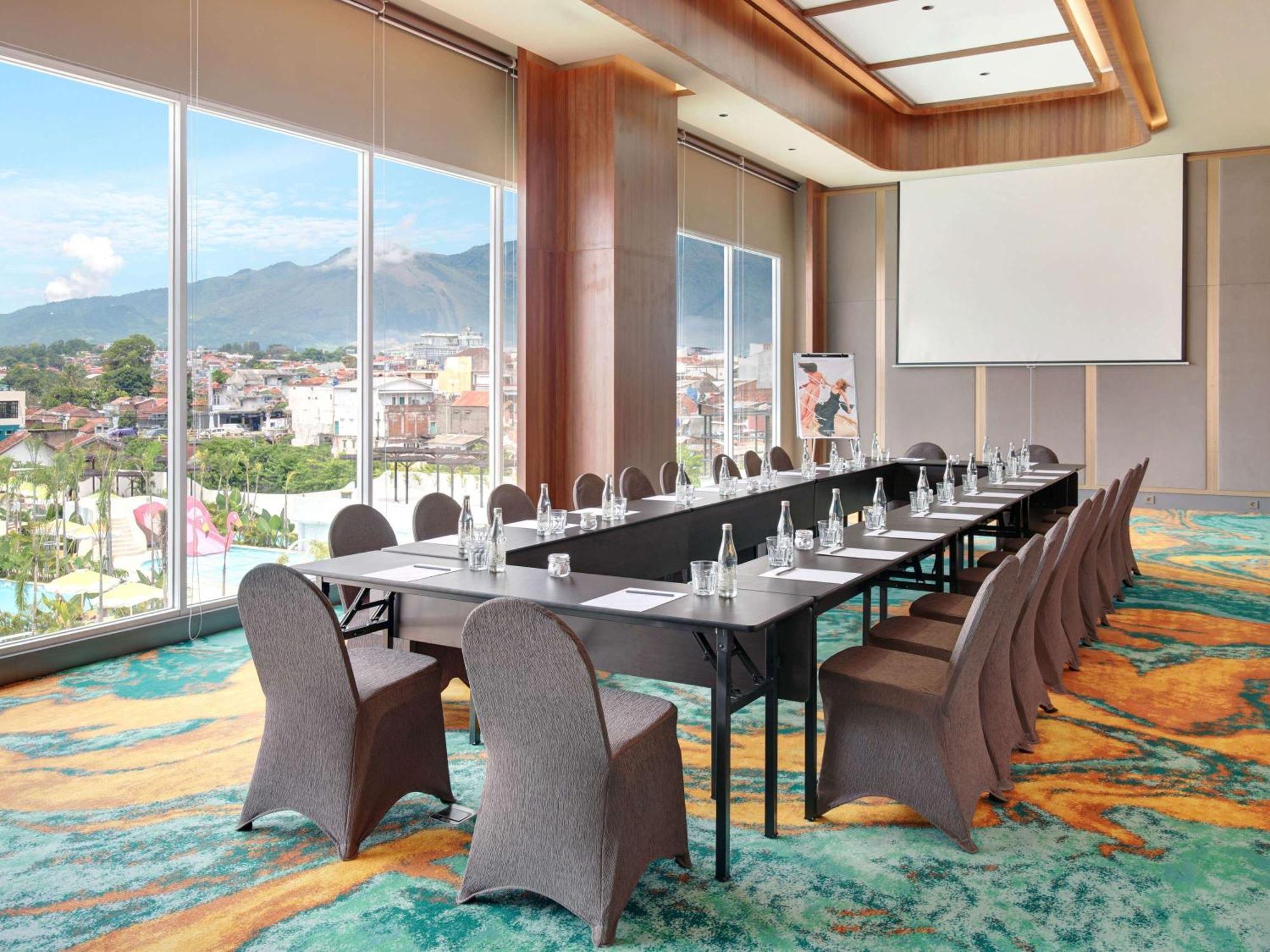 Mercure Garut City Center Eksteriør billede